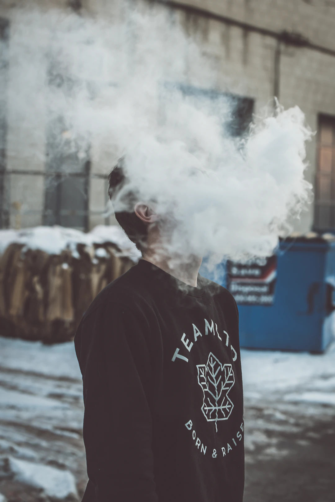 Vaping vs. Smoking A Detailed Comparison for Canadians