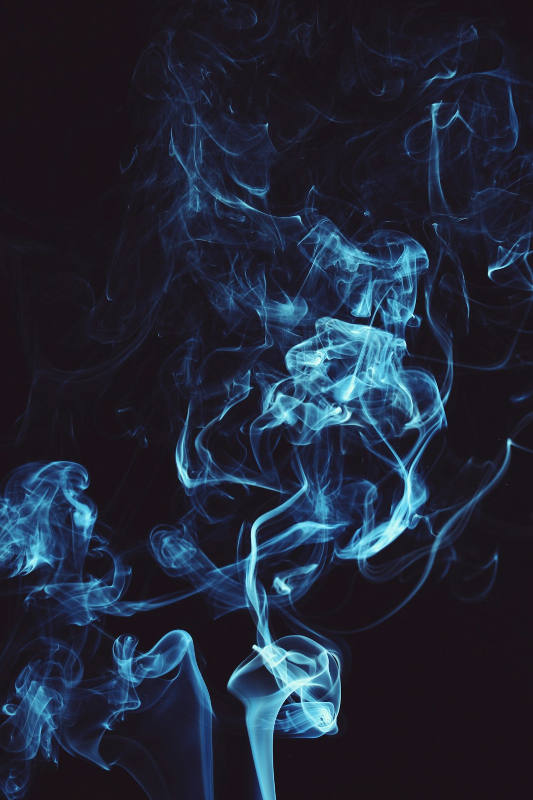 Vaping vs. Traditional Smoking: A Comparative Analysis