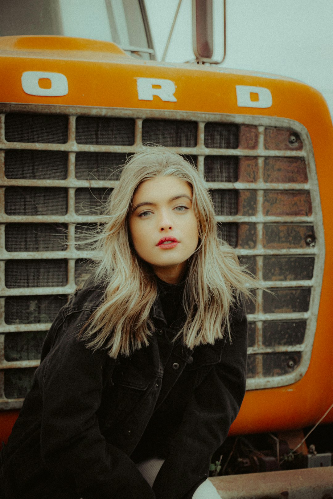 Celebrity Advocates for Vaping and E-Cigarettes: A Closer Look